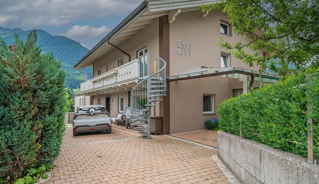 Large, cosy holiday flat with terrace