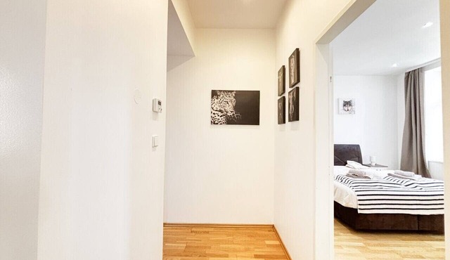 LIV:ON 3 Bedrooms, TV, Fully Equipped Kitchen
