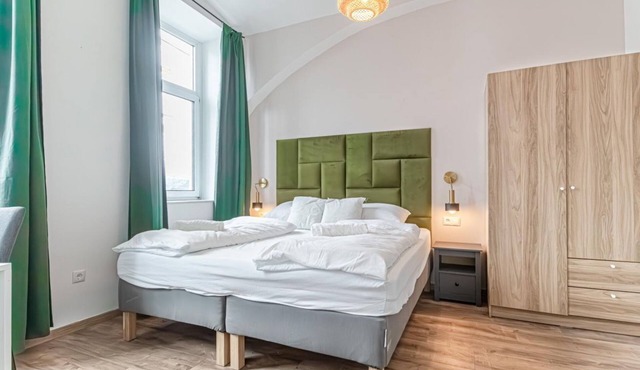 Lovely 1BR Apt. w/Ensuite Washer Near Westbahnhof