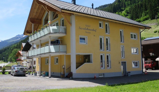 Lovely apartment for 5 guests with WIFI and TV