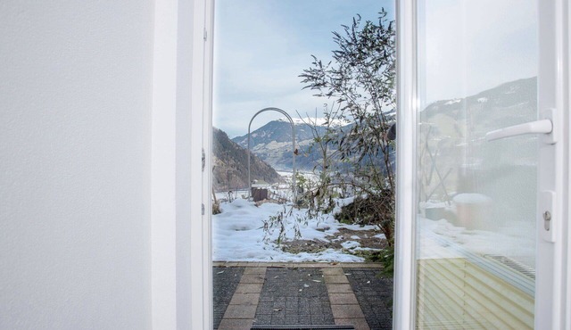 Lovely apartment for 4 guests with WIFI, TV and parking