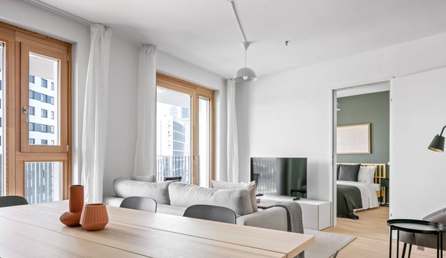 Lovely Favoriten 3BR w/Roof, Gym & Lounge, 1min to HBF, by Blueground