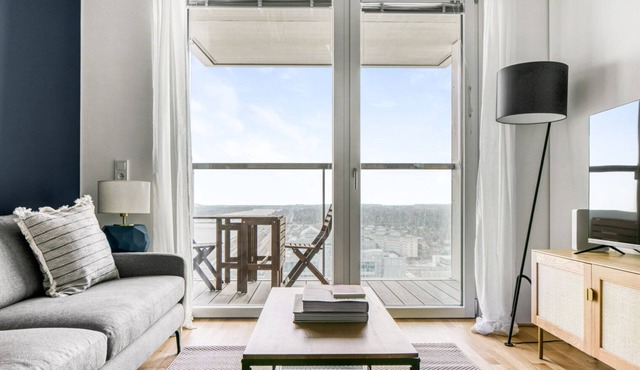 Luxe Leopoldstadt 1BR w/Elevator, Balcony & Gym, near U2, by Blueground