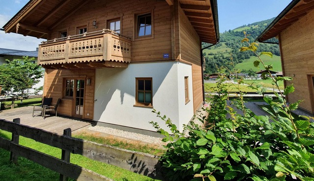 Luxury detached chalet with infrared sauna near Kaprun in Niedernsill