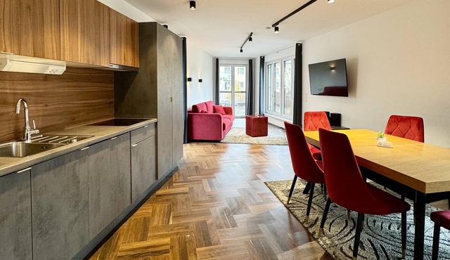 Möblierte Wohnung + Parkplatz und Terrasse