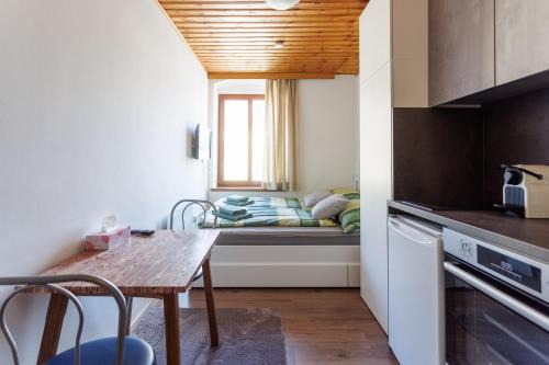 MiniZell - Small Cosy Central