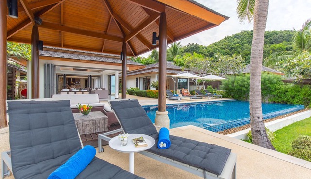 Modern 4BR Beachfront Villa | Bophut in Koh Samui