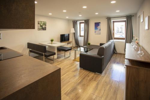 Modern Old Town Apartment