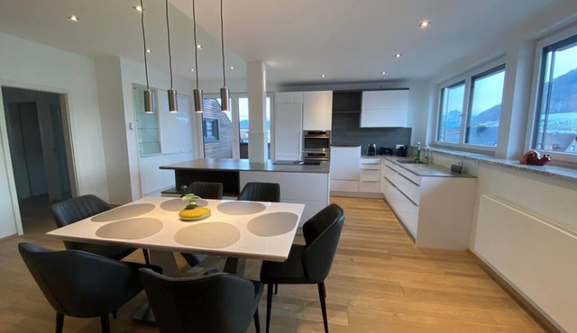 Moser Vacation Rental - Apartment, separate toilet and bathroom/shower