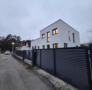Neubauwohnung mit 80 m2 Terrasse, 8 Minuten von Linz entfernt