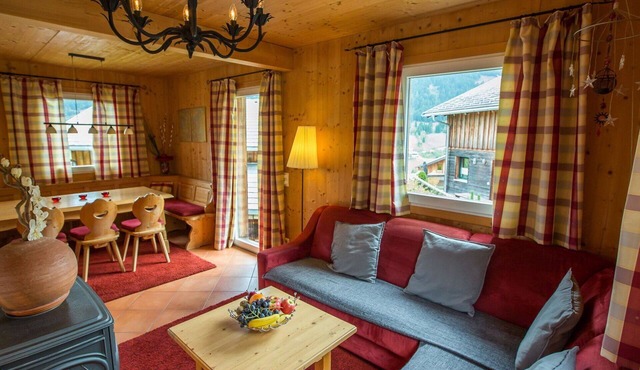 Nice apartment in villa for 6 people with pool, WIFI, TV and terrace