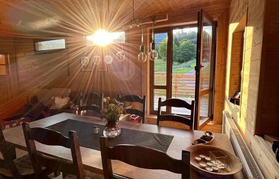 Penthouse mit Bergblick im Kärntner Bauernhaus mit 2 sonnigen Dachterrassen