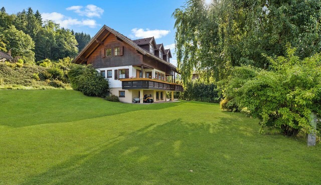 Private lake house Ossiachersee Own bathing jetty - 4 bedrooms | 6 guests in Alt Ossiach