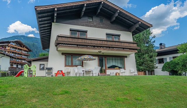 Quaint house with huge garden in Neukirchen