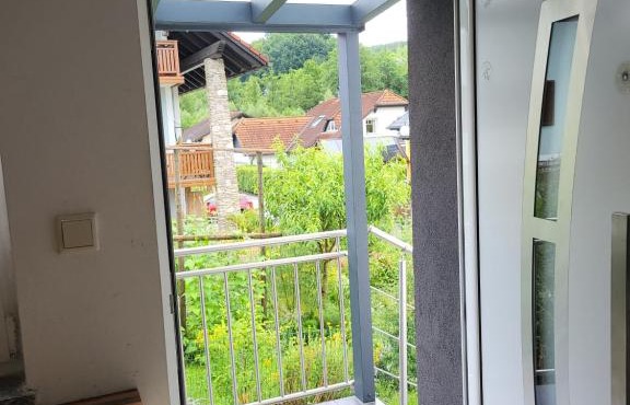 Schöne 2 zwei Zimmer Wohnung
