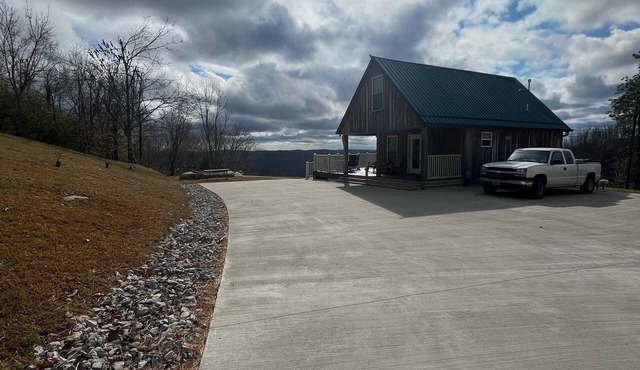Secluded with best views in E. KY. Can see 3 states.You won’t be disappointed! in Jackson