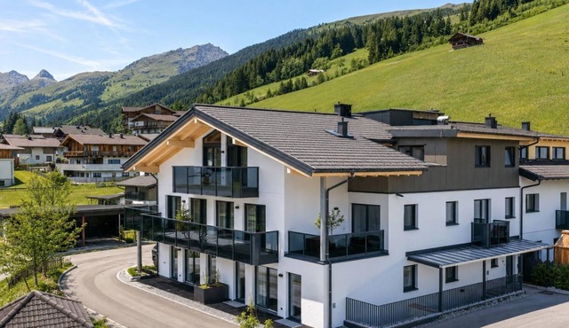 Ski-in, ski-out in Alpine style and sauna