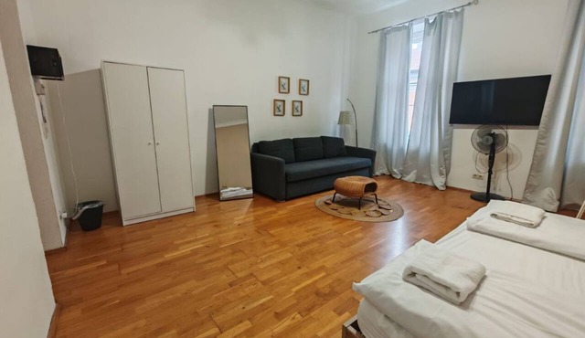 Smart 2BR Apt. Perfect for Longstays near Rennweg