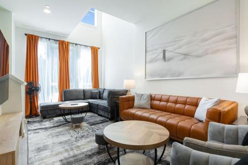 Squire - Prime Location with View & Parking in Seattle