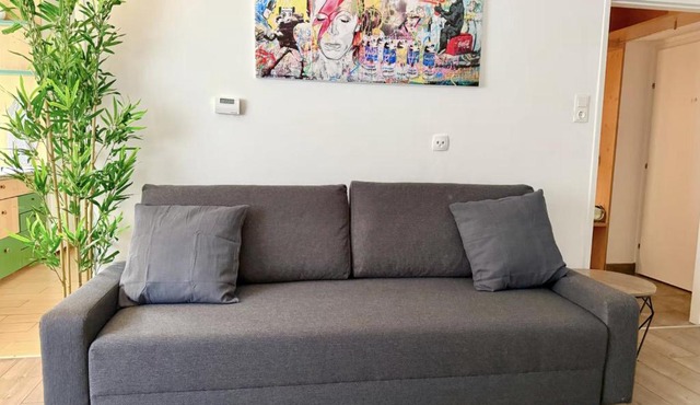 Stylish Apartment near Airport & Train
