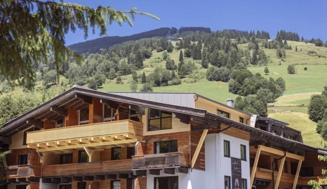Suite für 2 Personen & Wellnessbereich by Interhome