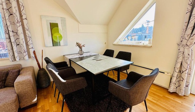 Superior-Apartment mit Pool und Seezugang