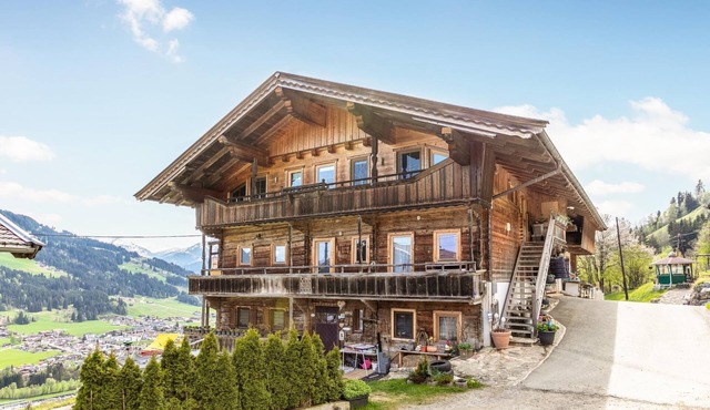 Vacation apartment with a wide view & garden