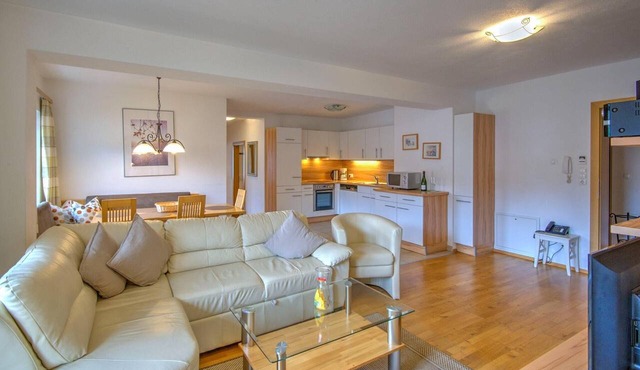 Vicky Apartment – Central, Mountain Stay in Wildschönau