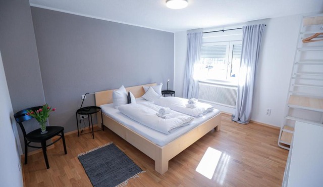 Wohnung OG KLIMATISIERT mit 3 Schlafzimmer in ruhiger Gegend