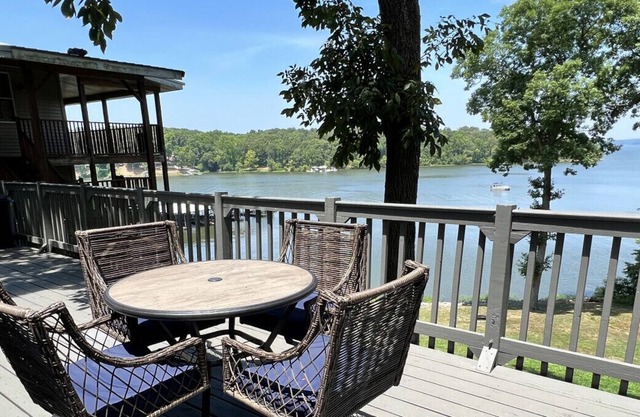 Cottage Lakefront Kentucky 