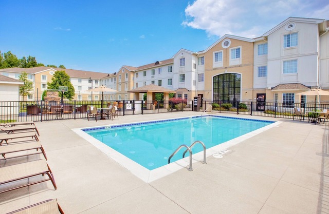 Equipped Suite | 24-Hour Business Center, Fitness Center + Free Daily Breakfast in Mayfield Heights