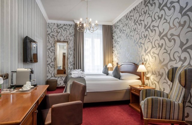 Superior - cancelable free of charge - breakfast - IMLAUER Palais Mirabell