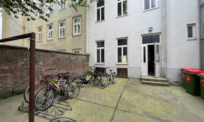 Josefstadt Other | 59 m² Shared room ∙ 1 bedroom ∙ 1 guest