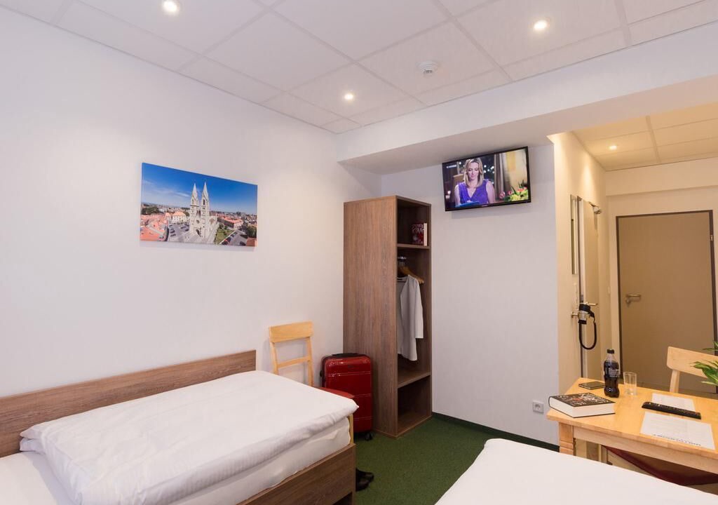 Wiener Neustadt Bed & Breakfast | Win Budget B&B