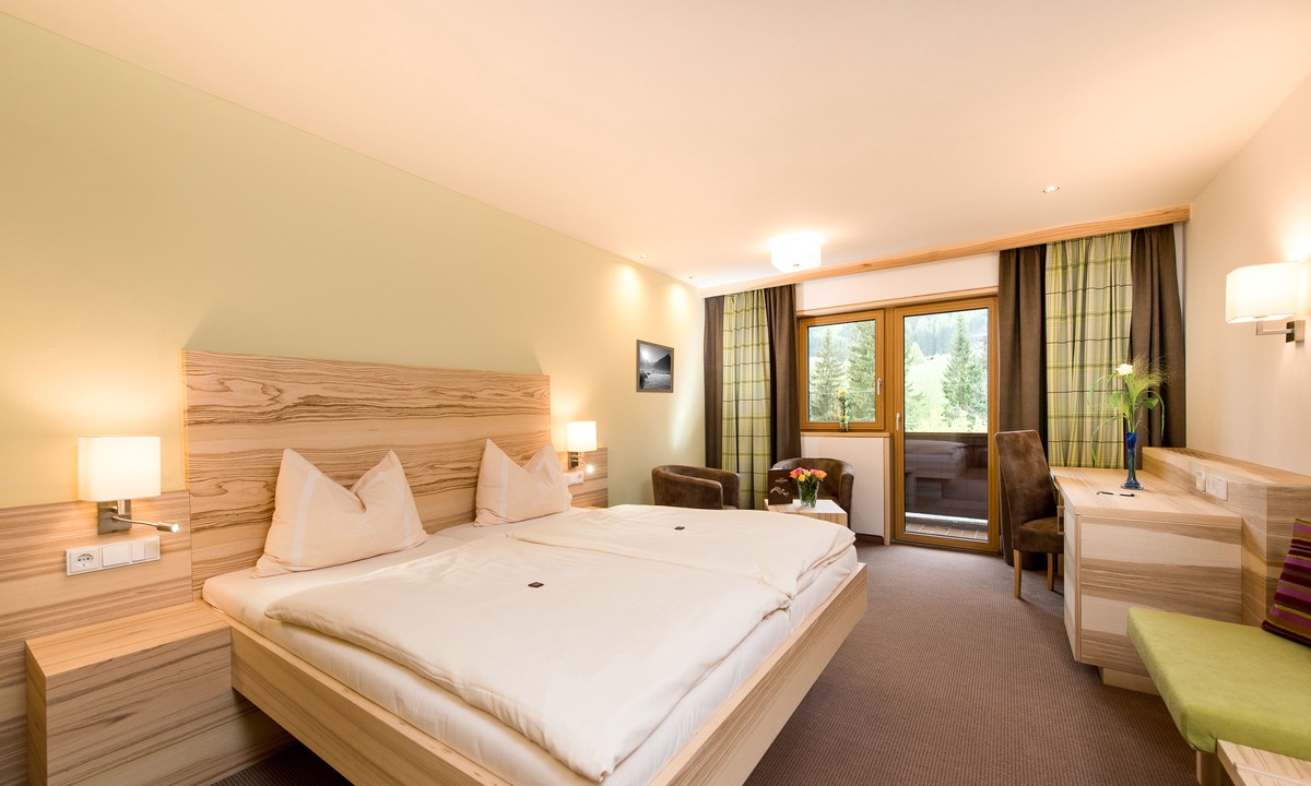 Rain Hotel | Hotel Leonhard