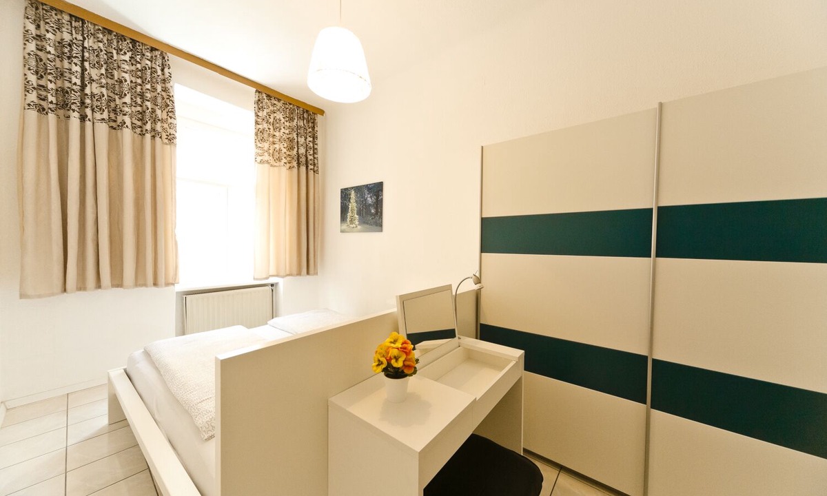 Funfhaus Apartment | Apartment No. 05 in Vienna near Schönbrunn/Westbahnhof | Keyless Check-In