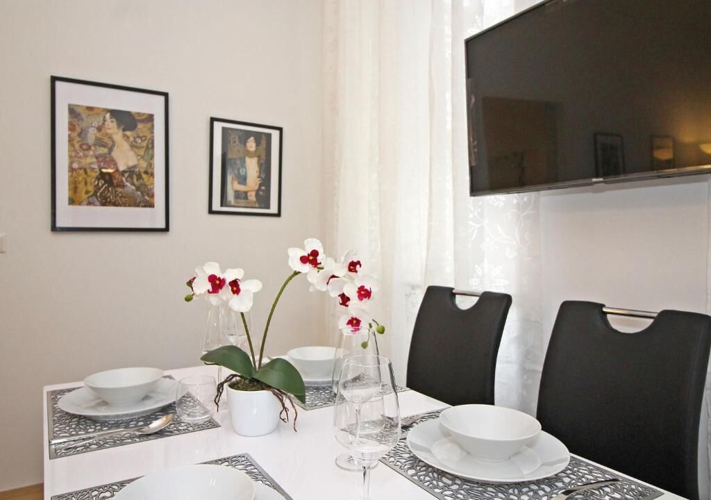 Schottenfeld Apartment | Cozy vacation apartment (63sqm) for 2 persons with kitchen
