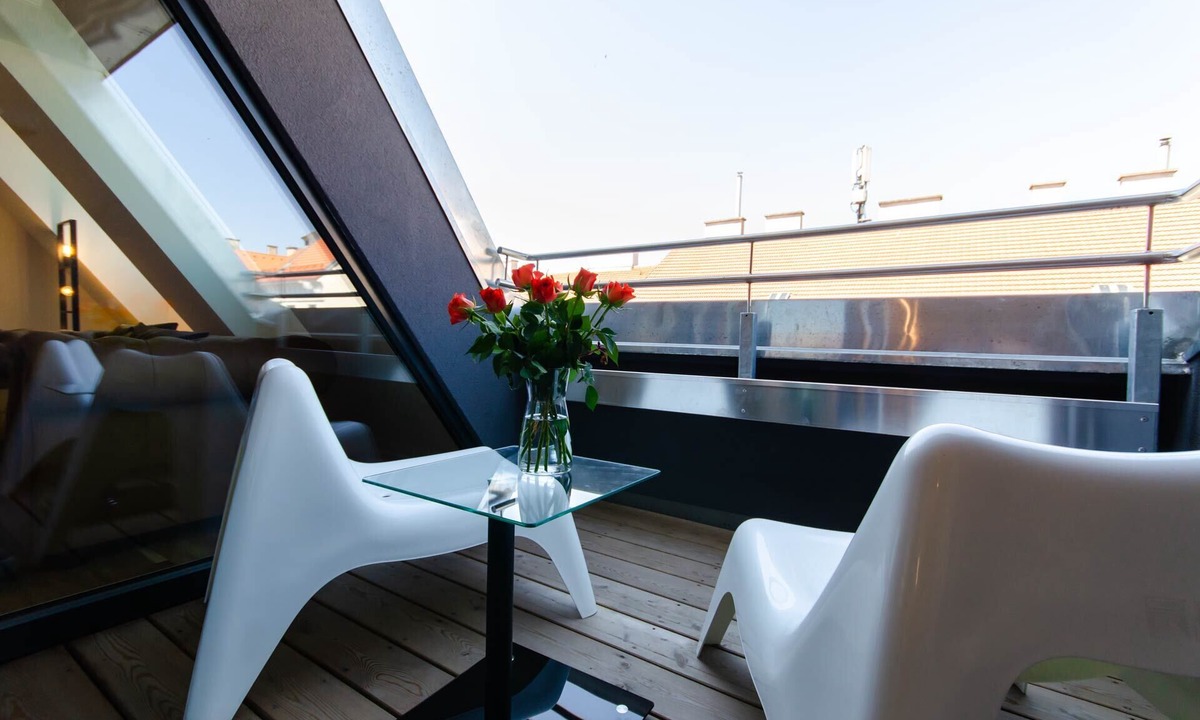Weißgerber Apartment | ★Seductive Retreat in the ♥ of the City + Balcony★