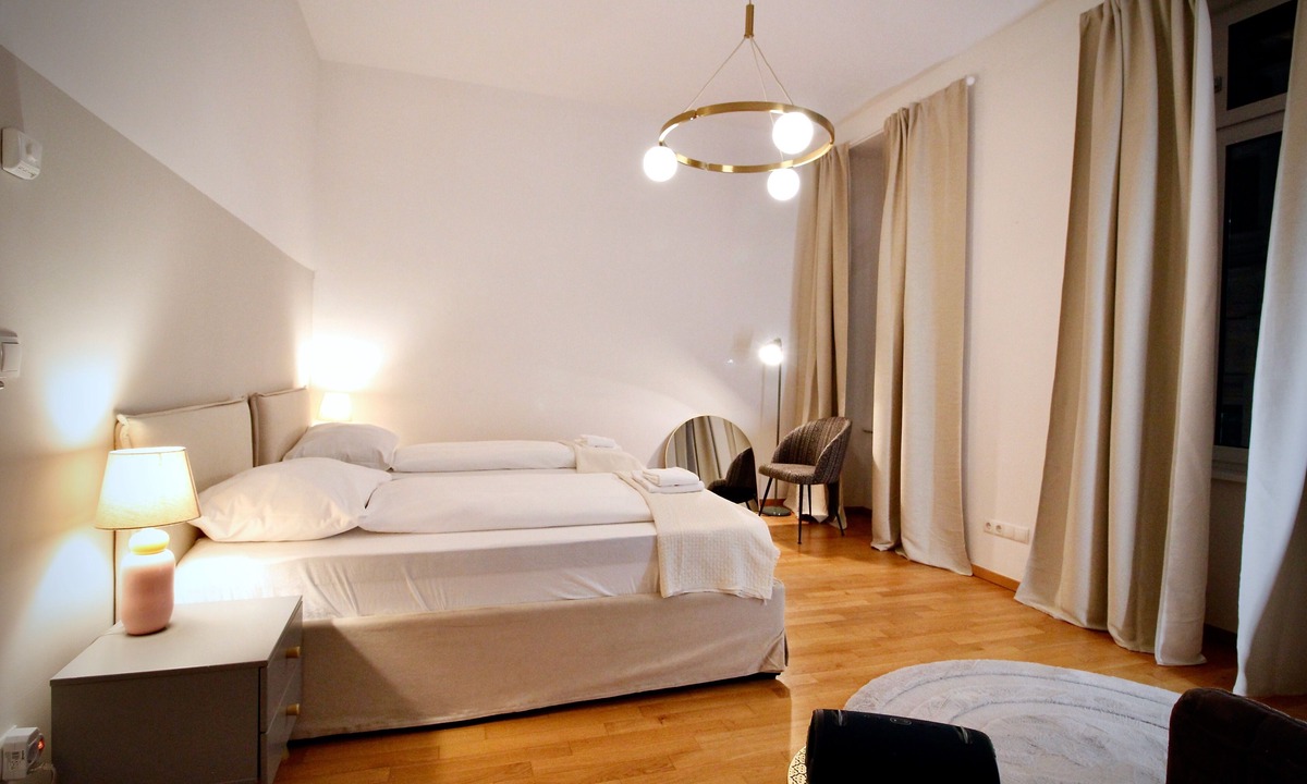Josefstadt Apartment | Stylish Home in Vienna’s Central 9th District