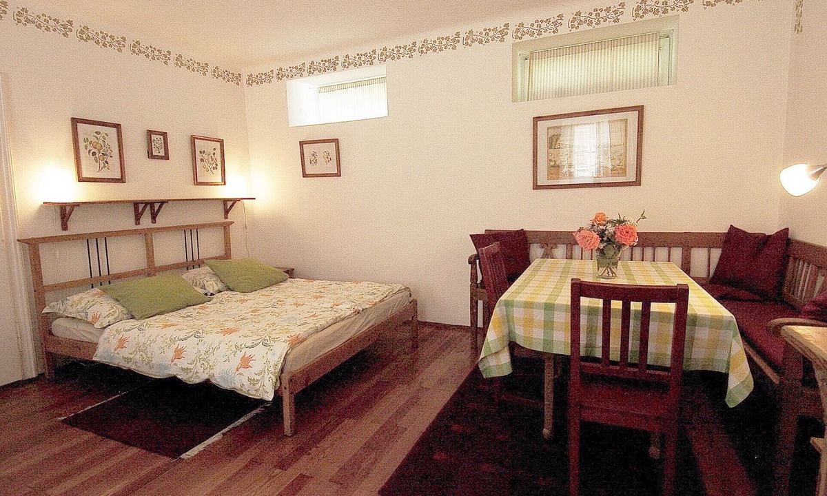 Kritzendorf Apartment | Apartment 'Bioweingut Hauerhof 99 -1' with Shared Garden, Wi-Fi and Air Conditioning