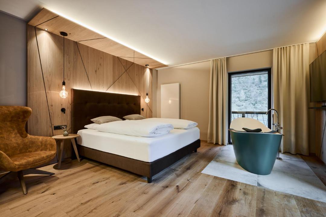 Hintertux Hotel | VALARA Alpine Art Hotel
