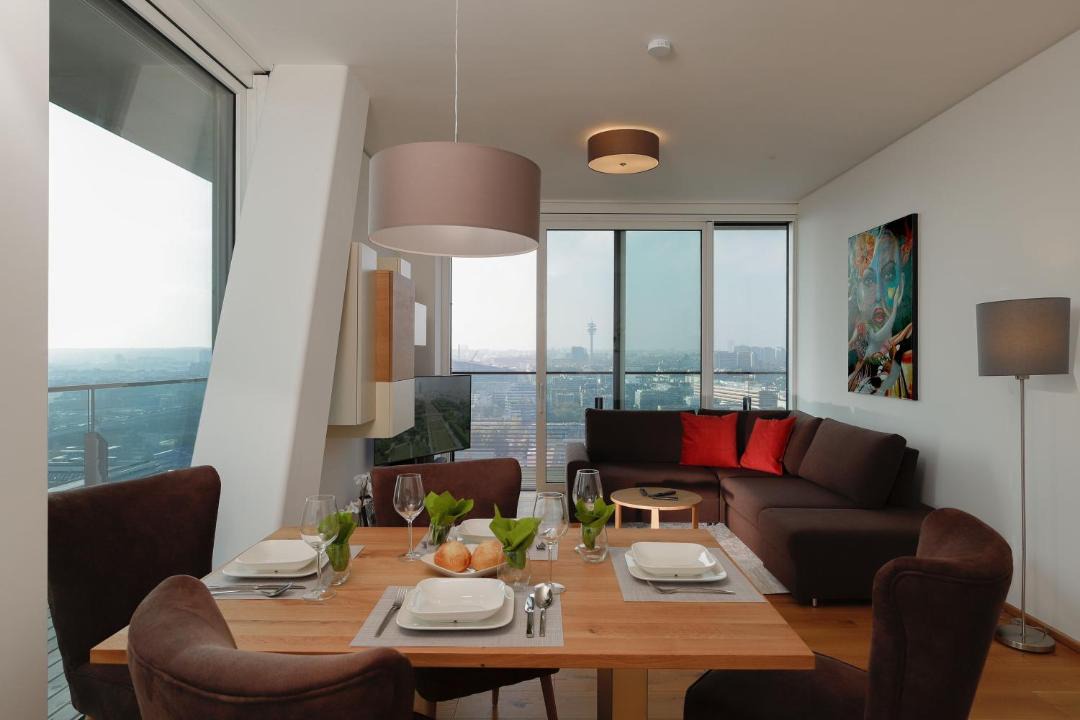 Erdberg Apartment | Triiiple Suites Level 22 mit Balkon und Tiefgarage
