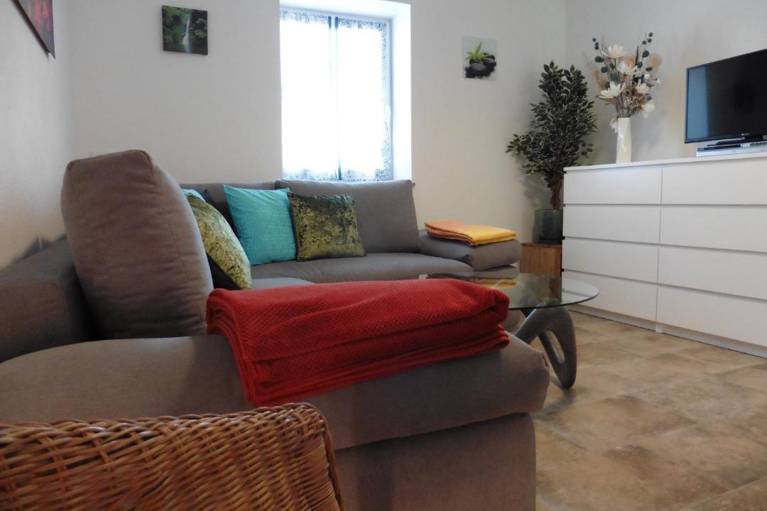 Regau Apartment | Moerth Apartment