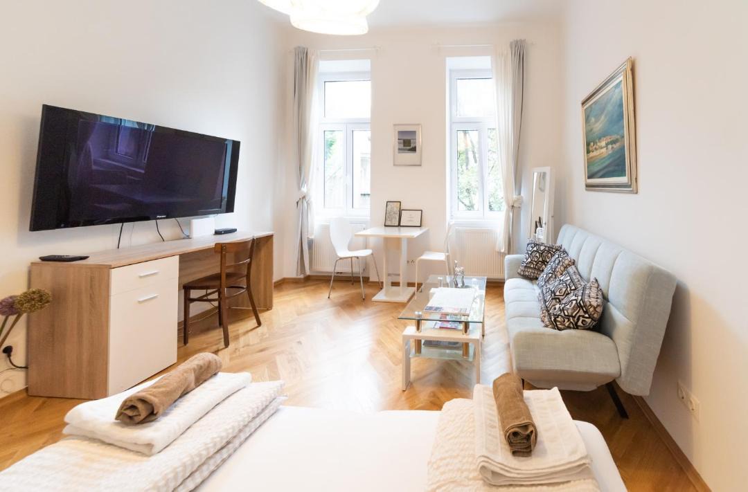 Stuwerviertel Apartment | Prater Studio next Fair, UN, WU and City Center