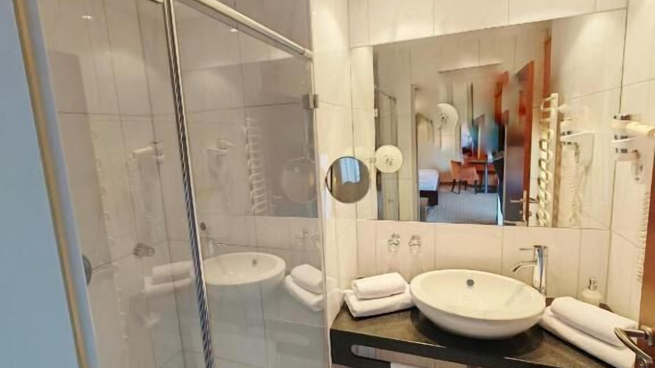 Photo of Bathroom in Horn