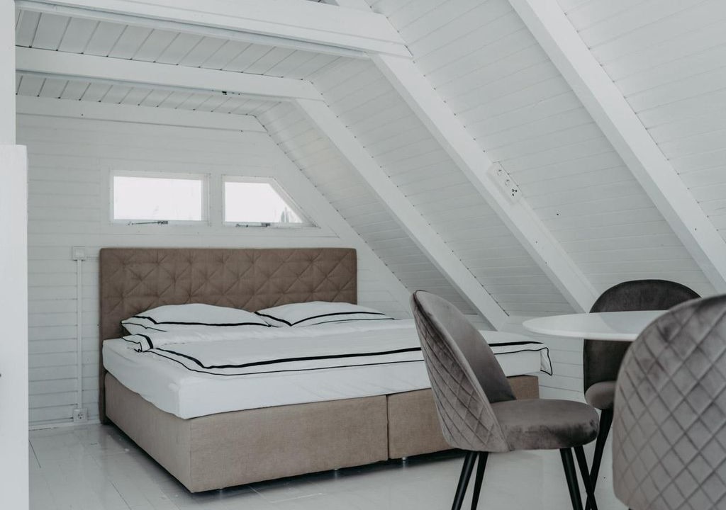 Photo of Bedroom in Rust