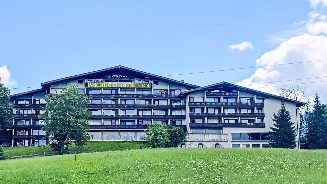 Photo of Others in Strobl
