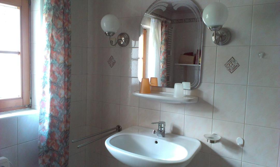 Photo of Bathroom in Artstetten