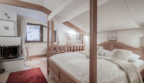 Honeymoon Suite