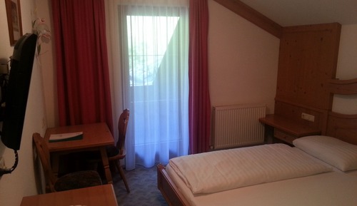 Basic Double Room, Balcony, Mountain View
